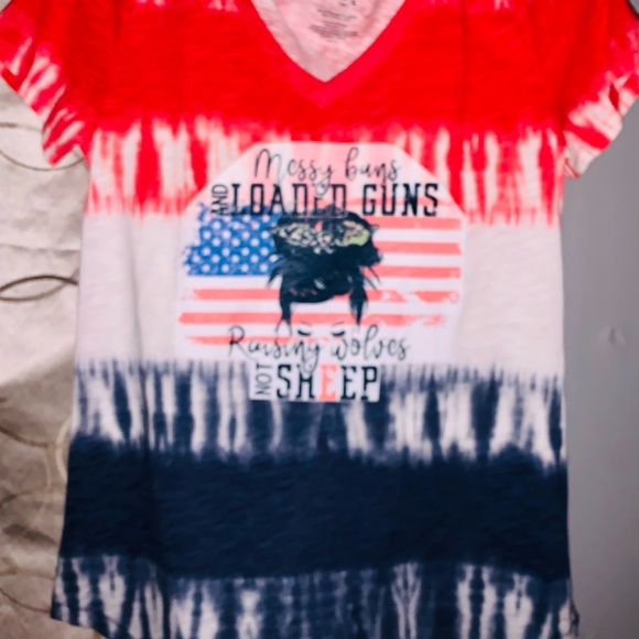 Messy buns and guns raising wolves not sheep size M NWT - Picture 6 of 6